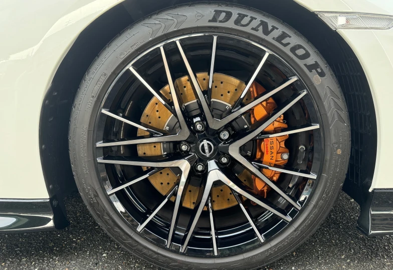 Nissan GT-R Белый