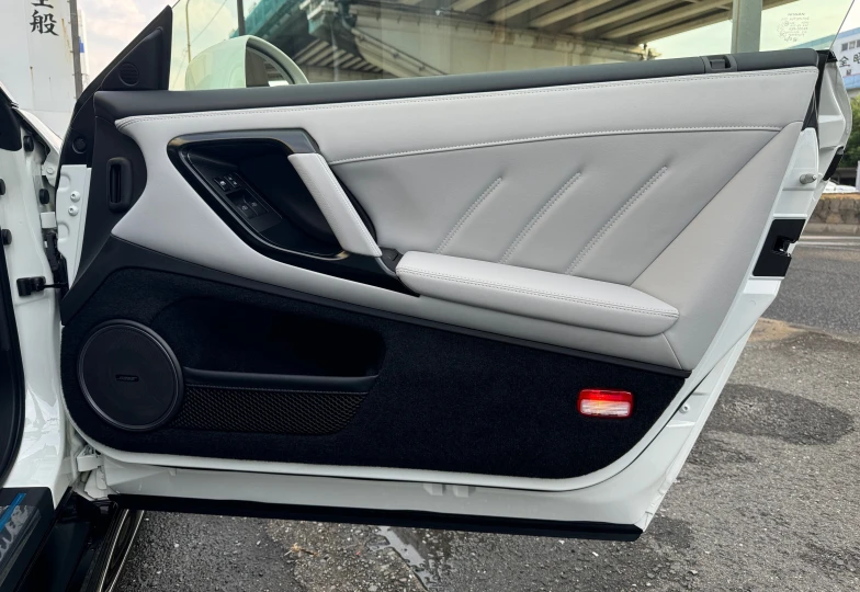 Nissan GT-R Белый