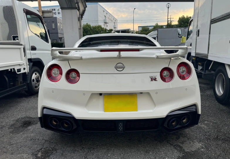 Nissan GT-R Белый