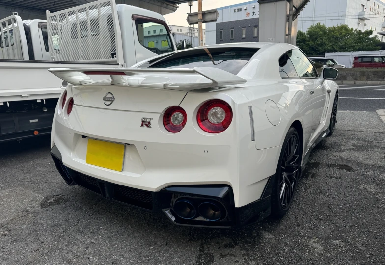 Nissan GT-R Белый