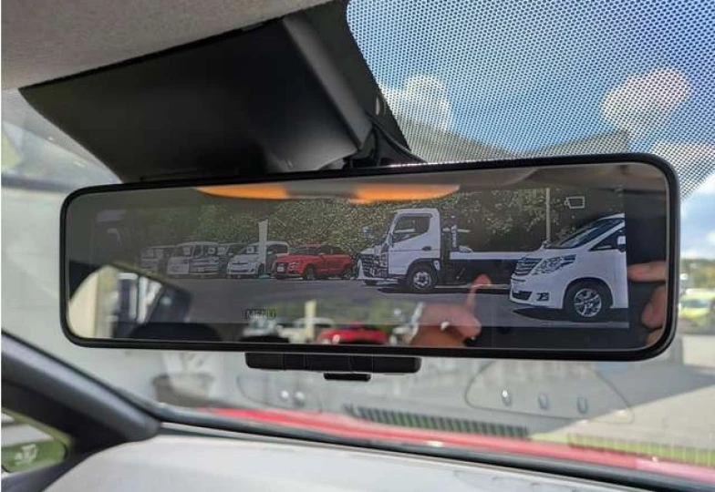 Nissan Leaf Красный