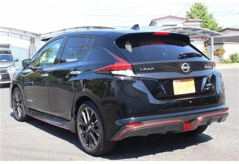 Nissan Leaf Черный