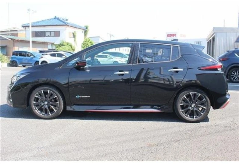 Nissan Leaf Черный