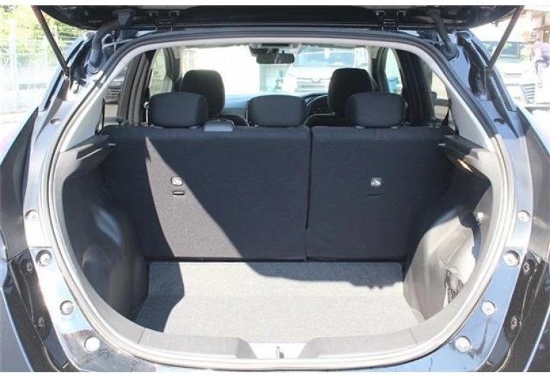 Nissan Leaf Черный
