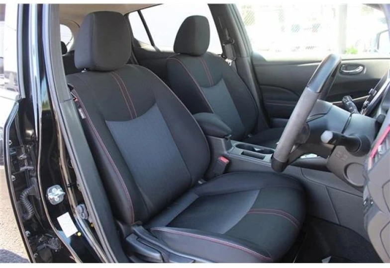 Nissan Leaf Черный