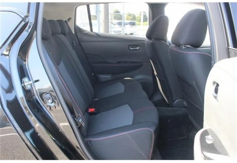 Nissan Leaf Черный