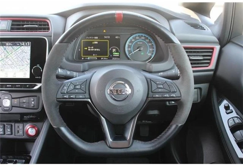 Nissan Leaf Черный