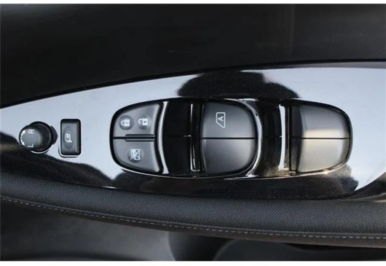 Nissan Leaf Черный