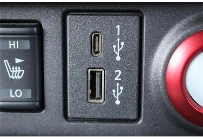 Nissan Leaf Черный