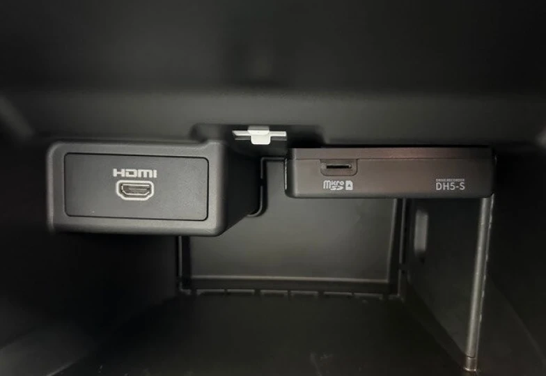 Nissan Leaf Розовый