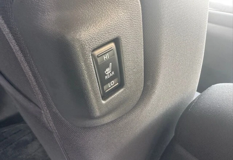 Nissan Leaf Розовый