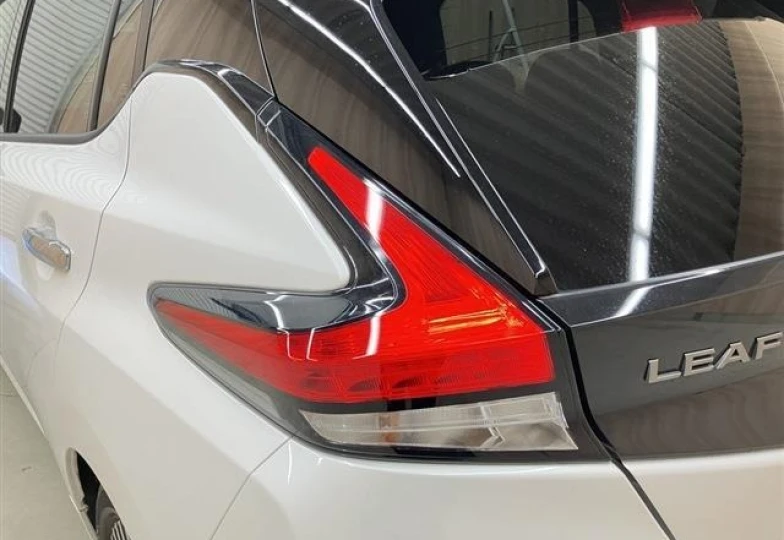 Nissan Leaf Белый