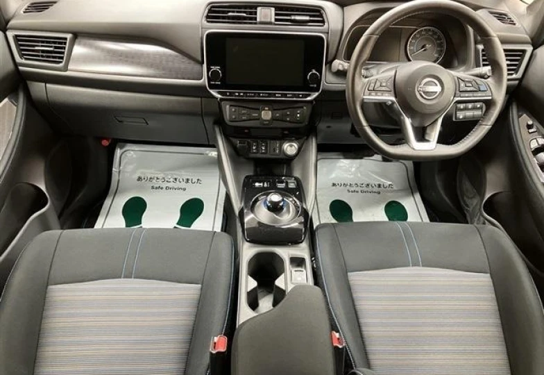 Nissan Leaf Белый