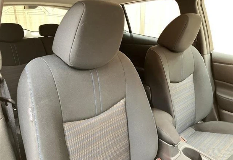 Nissan Leaf Белый