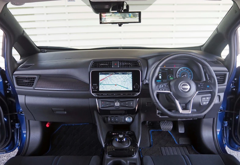 Nissan Leaf Синий