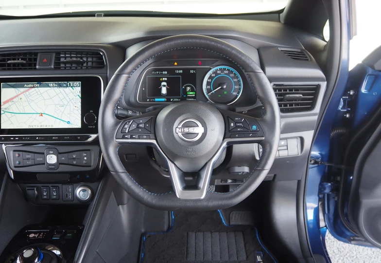 Nissan Leaf Синий