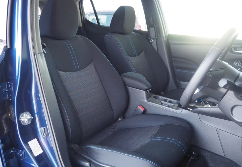 Nissan Leaf Синий