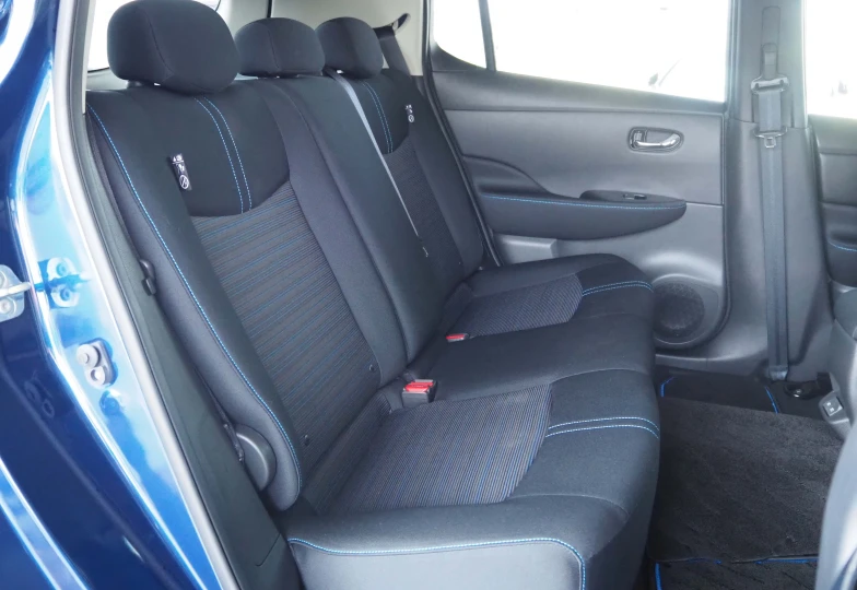 Nissan Leaf Синий