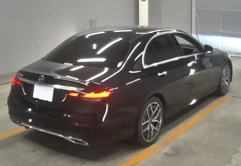 Mercedes E-class Black