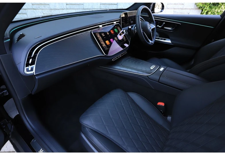Mercedes E-class Черный