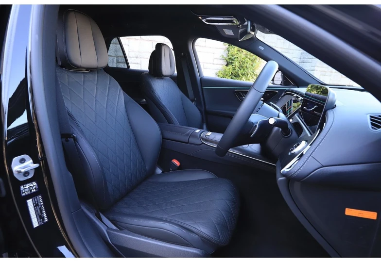 Mercedes E-class Черный