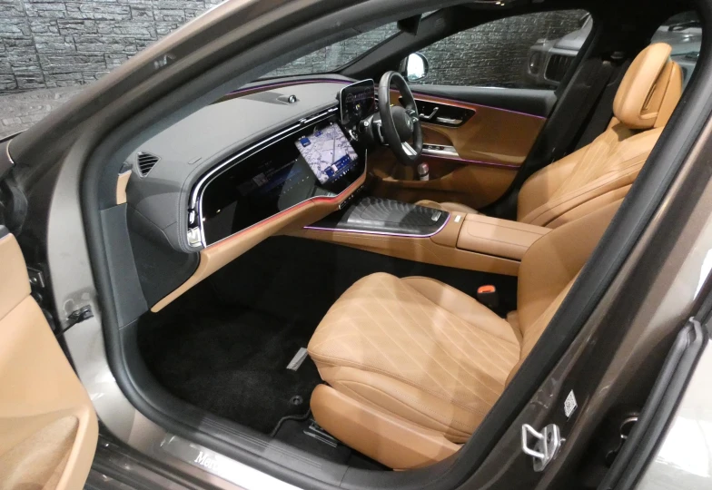 Mercedes E-class Beige