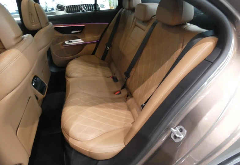 Mercedes E-class Beige