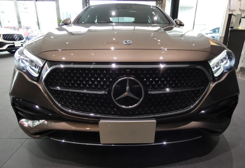 Mercedes E-class Beige