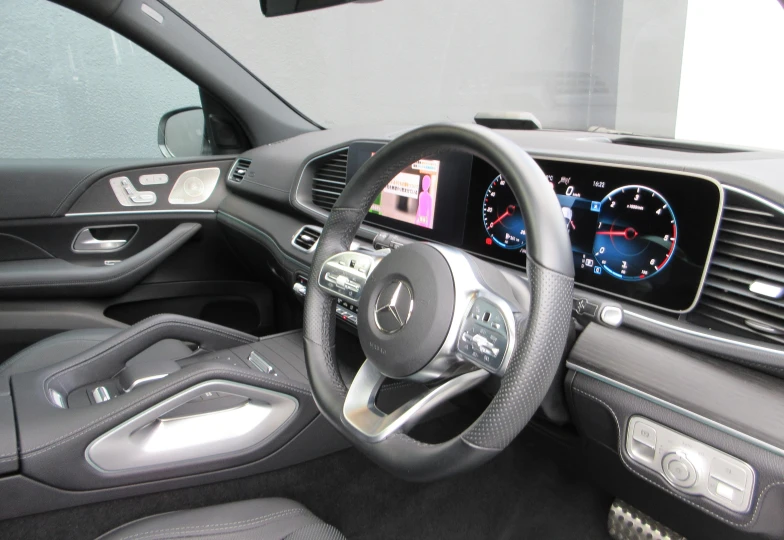 Mercedes GLE-class Белый