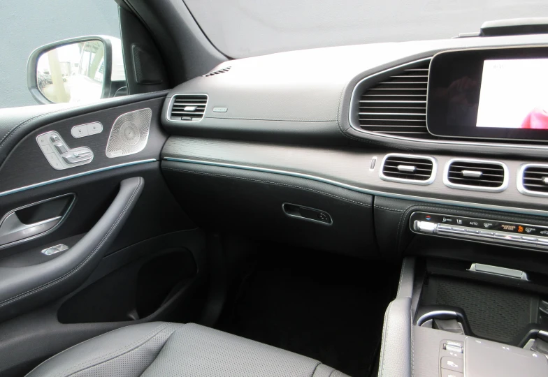 Mercedes GLE-class Белый
