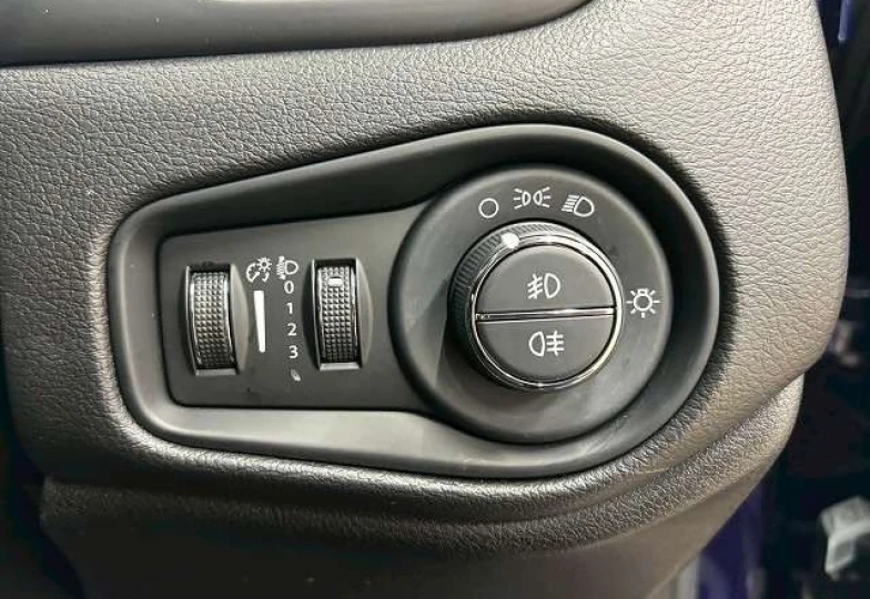 Jeep Renegade Синий