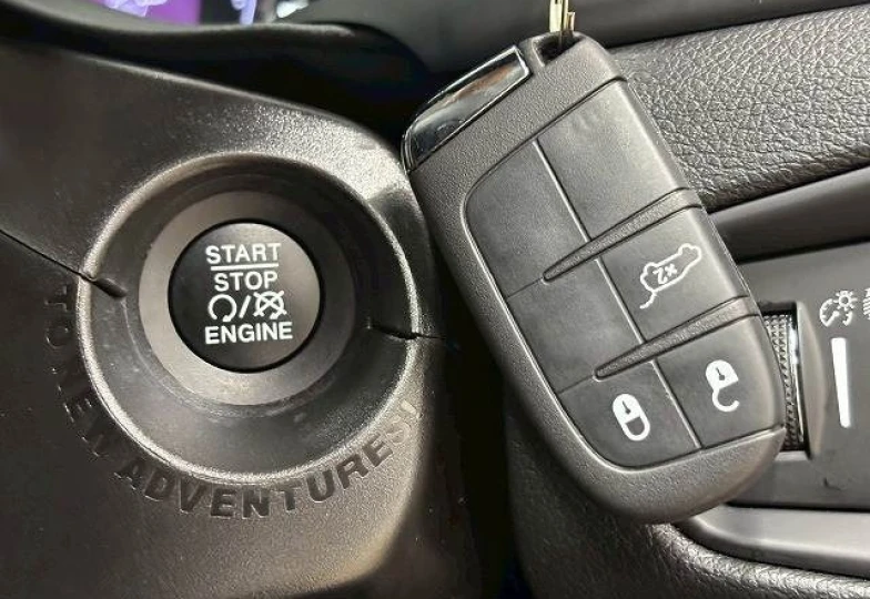 Jeep Renegade Синий