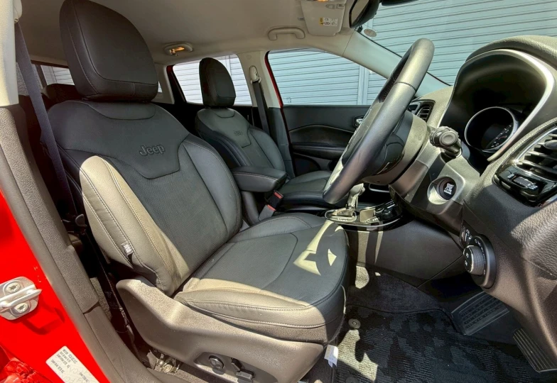 Jeep Compass Красный