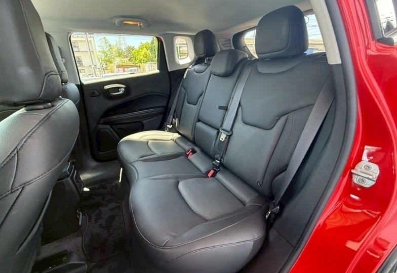 Jeep Compass Красный