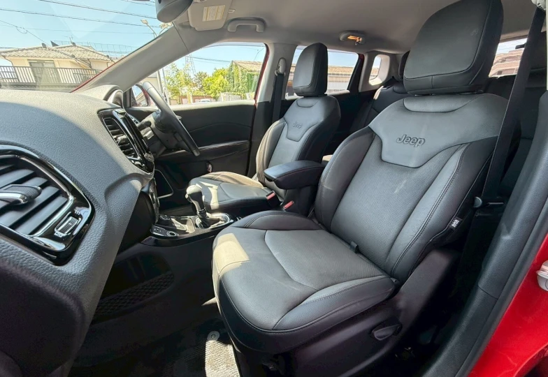 Jeep Compass Красный