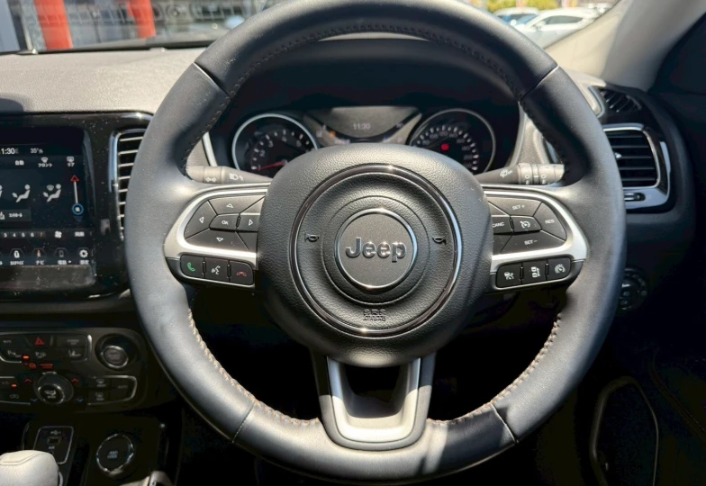 Jeep Compass Красный