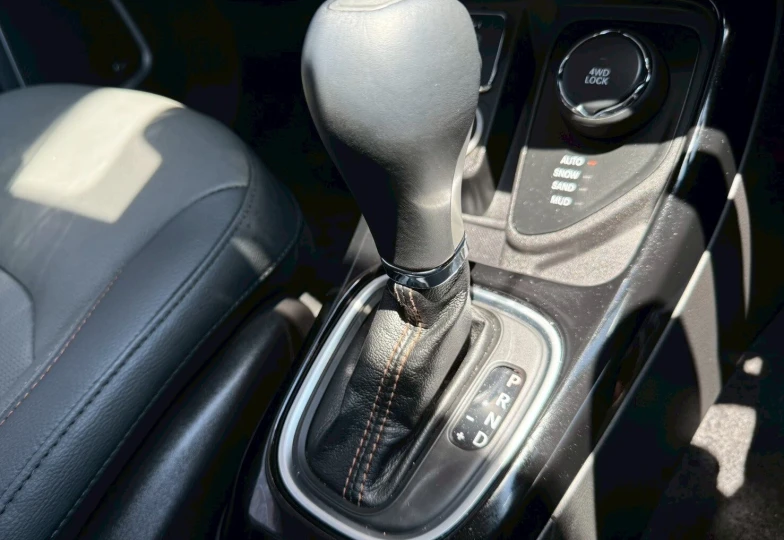 Jeep Compass Красный