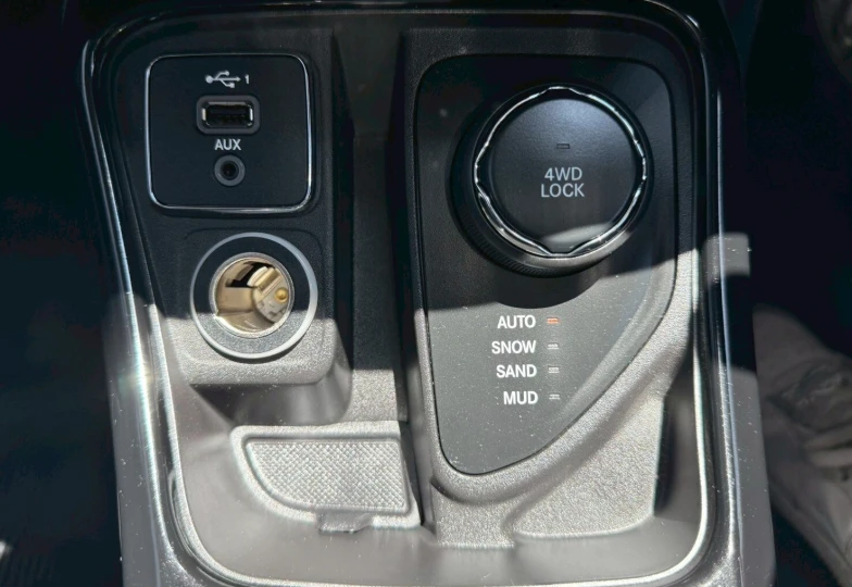 Jeep Compass Красный