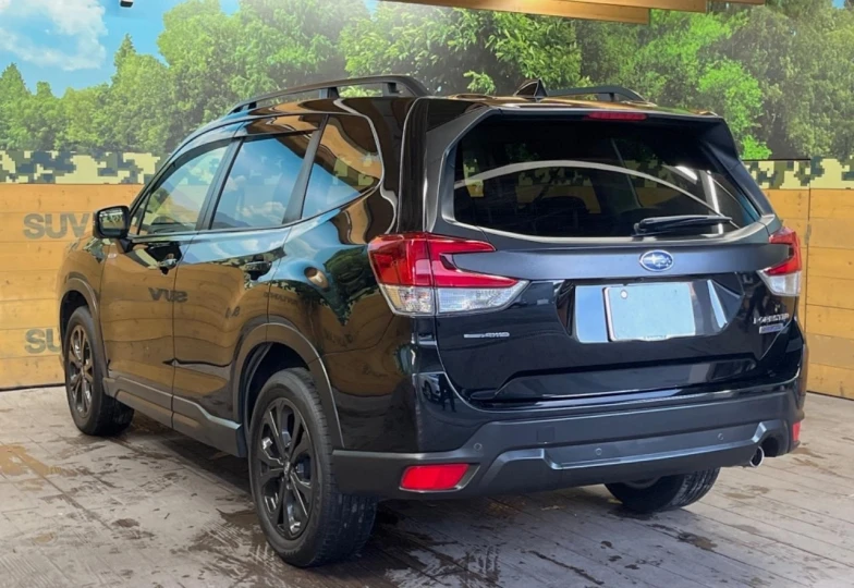 Subaru Forester Черный