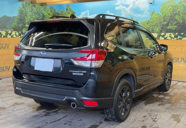 Subaru Forester Черный