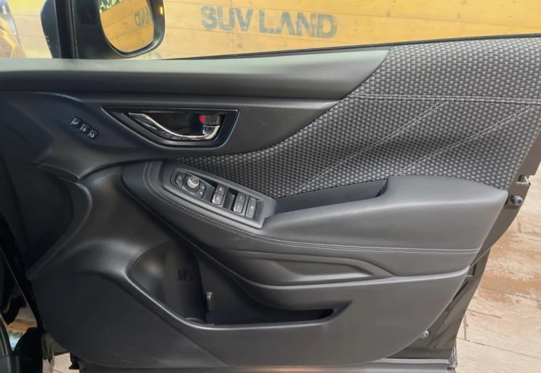 Subaru Forester Черный