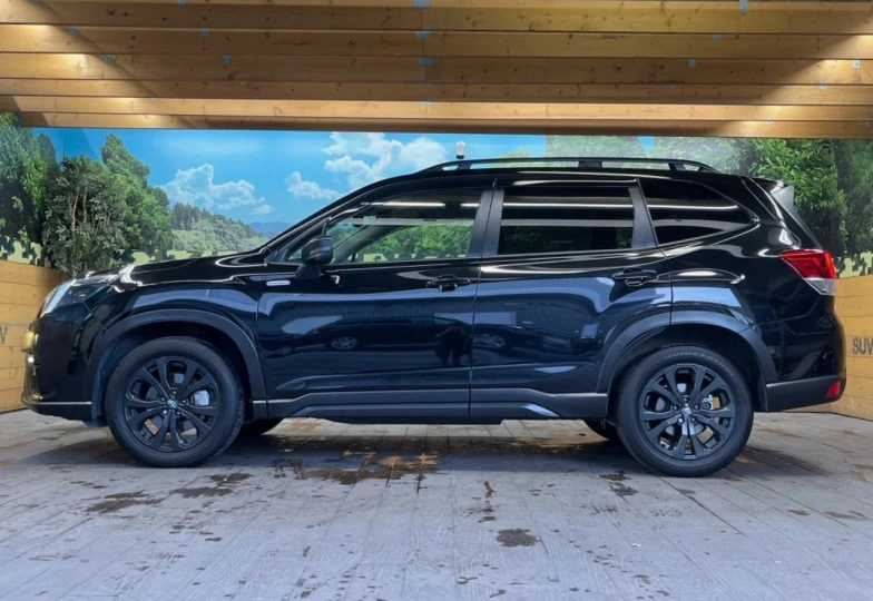 Subaru Forester Черный