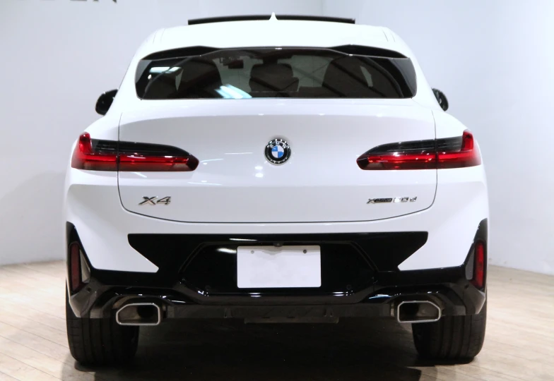 BMW X4 White
