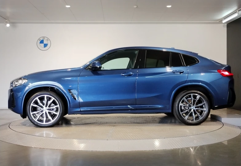 BMW X4 Синий