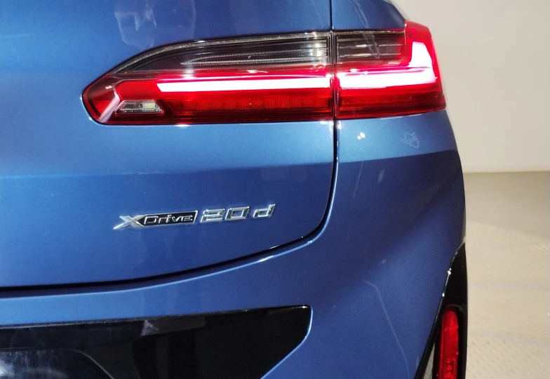 BMW X4 Синий