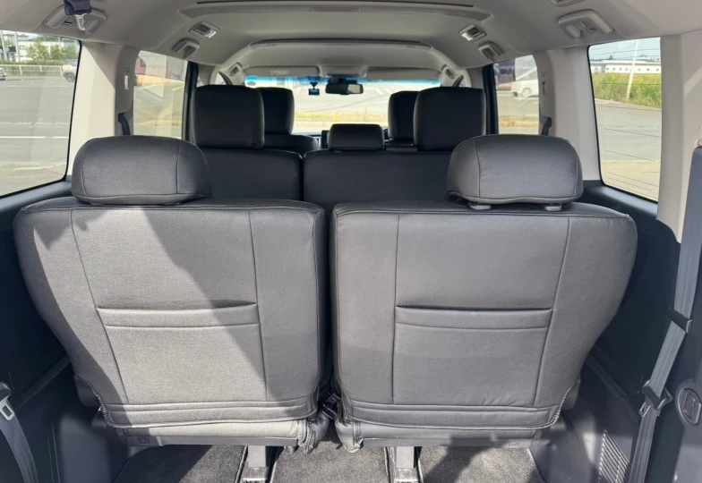 Mitsubishi Delica d:5 Grey