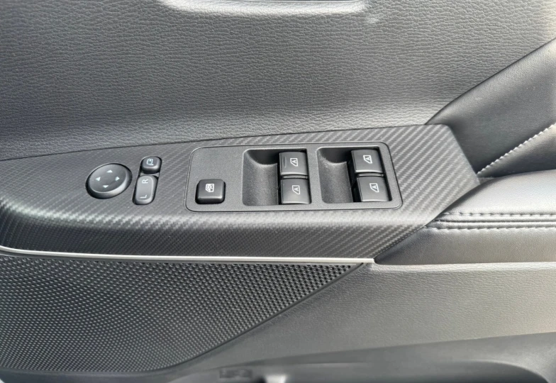 Mitsubishi Delica d:5 Grey