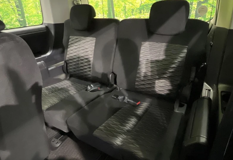 Mitsubishi Delica d:5 Grey