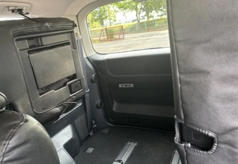 Mitsubishi Delica d:5 White