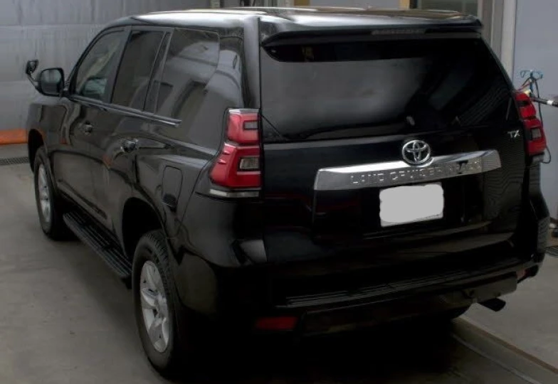 Toyota Land Cruiser Prado Black